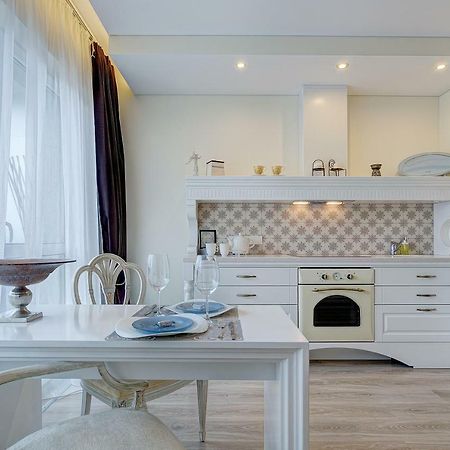Bright Apartment Near Akropolis วิลนีอุส ภายนอก รูปภาพ